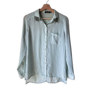 Women’s Trouvé long sleeve top blouse buttons up front pocket light color XS.